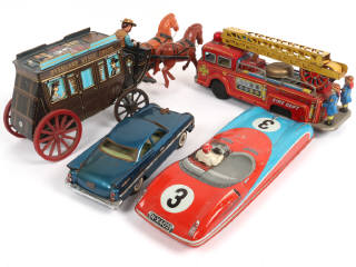 Lot 84 - DIVERS (4)