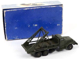 Lot 398 - DINKY TOYS (FRANCE) (1)