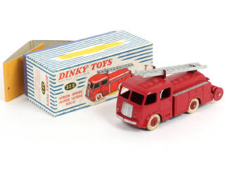 Lot 392 - DINKY TOYS (FRANCE) (1)