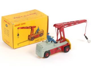 Lot 395 - DINKY TOYS (FRANCE) (1)