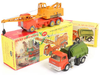 Lot 371 - DINKY TOYS (GB) (2)