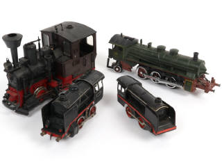 Lot 55 - DIVERS (4)