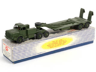 Lot 356 - DINKY TOYS (GB) (1)