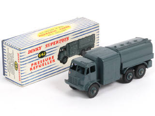 Lot 354 - DINKY TOYS (GB) (1)