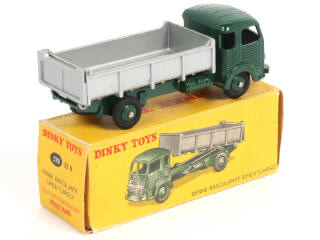 Lot 394 - DINKY TOYS (FRANCE) (1)