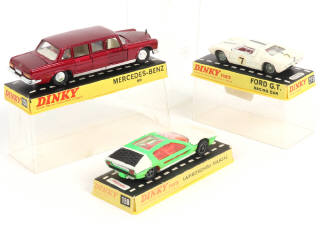 Lot 375 - DINKY TOYS (GB) (3)