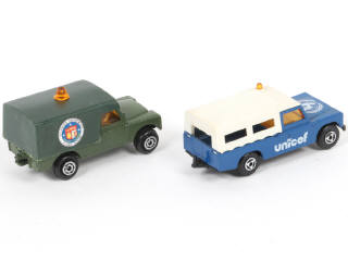 Lot 92 - DIVERS (2)