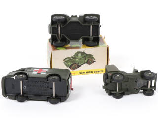 Lot 155 - DINKY TOYS (FRANCE) (3)