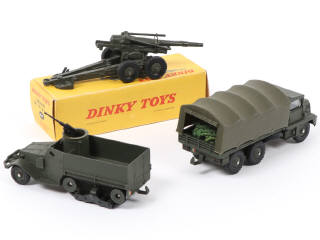 Lot 156 - DINKY TOYS (FRANCE) (3)