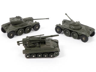 Lot 154 - DINKY TOYS (FRANCE) (3)