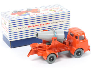 Lot 166 - DINKY TOYS (GB) (1)
