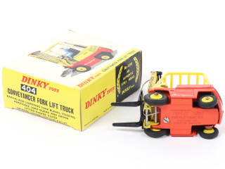 Lot 164 - DINKY TOYS (GB) (1)