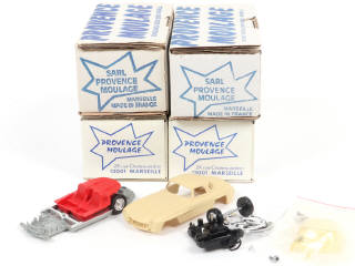 Lot 401 - DIVERS (4)