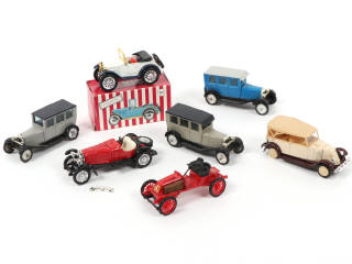 Lot 270 - DIVERS (7)