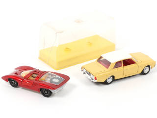 Lot 198 - DINKY TOYS (GB) (2)