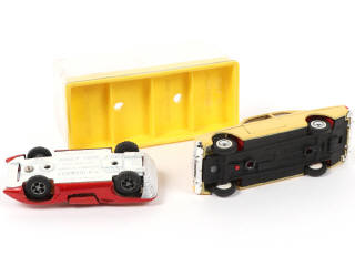 Lot 198 - DINKY TOYS (GB) (2)
