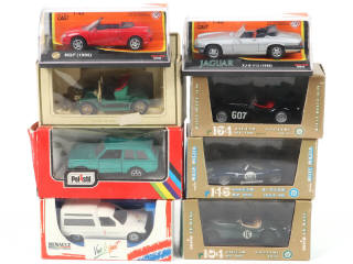 Lot 272 - DIVERS (8)