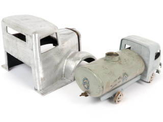 Lot 42 - DIVERS (3)