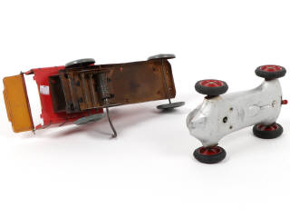 Lot 38 - DIVERS (2)