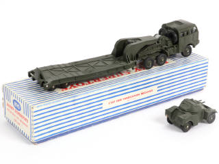 Lot 417 - DINKY TOYS (FRANCE) (2)