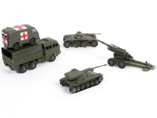 Lot 421 - DINKY TOYS (FRANCE) (5)