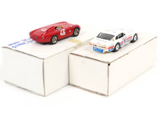 Lot 87 - DIVERS (2)
