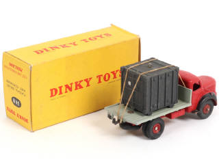 Lot 392 - DINKY TOYS (FRANCE) (1)