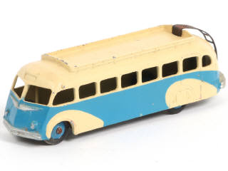 Lot 376 - DINKY TOYS (FRANCE) (1)