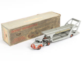 Lot 395 - DINKY TOYS (FRANCE) (1)