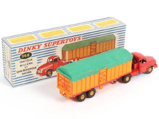 Lot 394 - DINKY TOYS (FRANCE) (1)