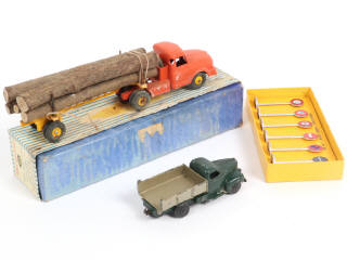 Lot 404 - DINKY TOYS (FRANCE) (3)