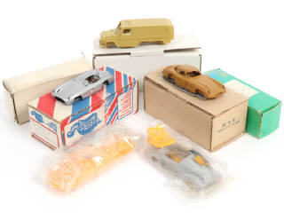 Lot 100 - DIVERS (5)