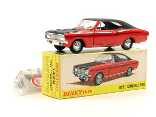 Lot 794 - DINKY TOYS (FRANCE) (1)