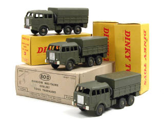 Lot 491 - DINKY TOYS (FRANCE) (4)