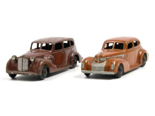 Lot 685 - DINKY TOYS GB (2)
