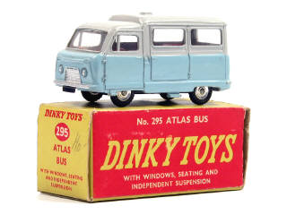 Lot 727 - DINKY TOYS GB (1)
