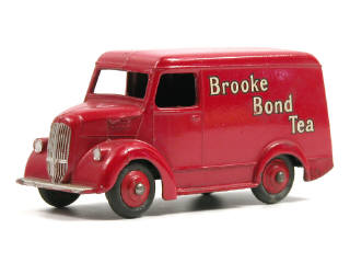 Lot 697 - DINKY TOYS GB (1)