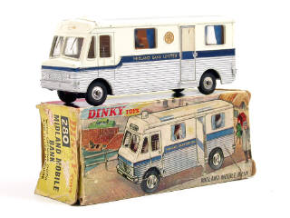 Lot 724 - DINKY TOYS GB (1)