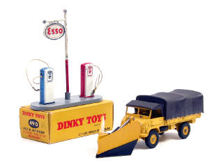 Lot 801 - DINKY TOYS FRANCE (2)