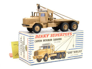 Lot 818 - DINKY TOYS FRANCE (1)