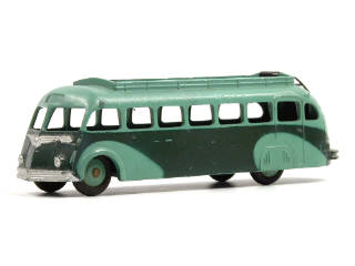 Lot 810 - DINKY TOYS (FRANCE) (1)