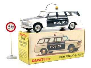 Lot 797 - DINKY TOYS FRANCE (1)