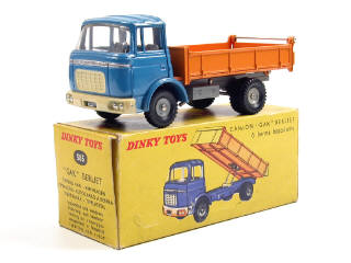 Lot 829 - DINKY TOYS (FRANCE) (1)