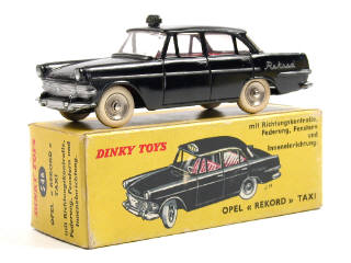 Lot 768 - DINKY TOYS FRANCE (1)