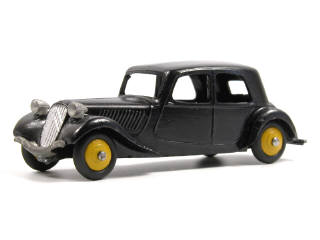 Lot 746 - DINKY TOYS (FRANCE) (1)