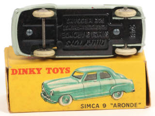 Lot 435 - DINKY TOYS (FRANCE) (1)