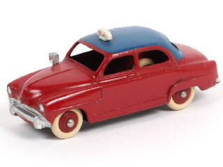 Lot 383 - DINKY TOYS (FRANCE) (1)