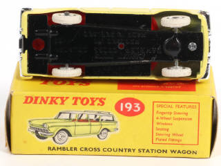 Lot 610 - DINKY TOYS (GB) (1)