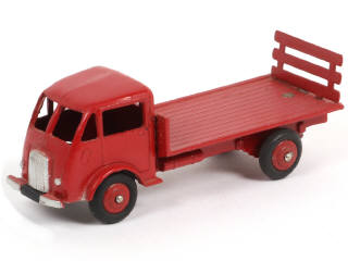 Lot 511 - DINKY TOYS (FRANCE) (1)