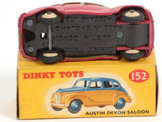 Lot 586 - DINKY TOYS (GB) (1)